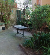 Tavolo in giardino